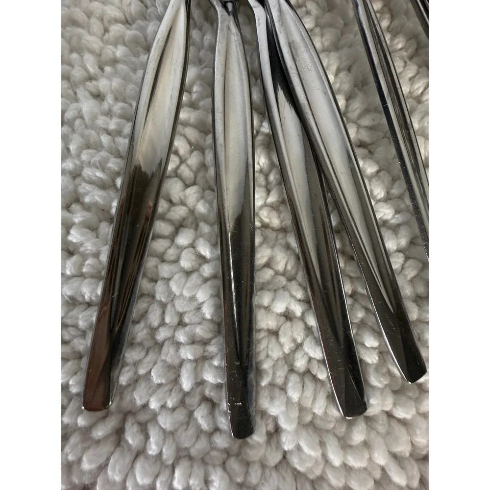 WM Rogers Mfg Co Stainless USA Grapefruit Spoons Set of‎ 8 Serrated Edge